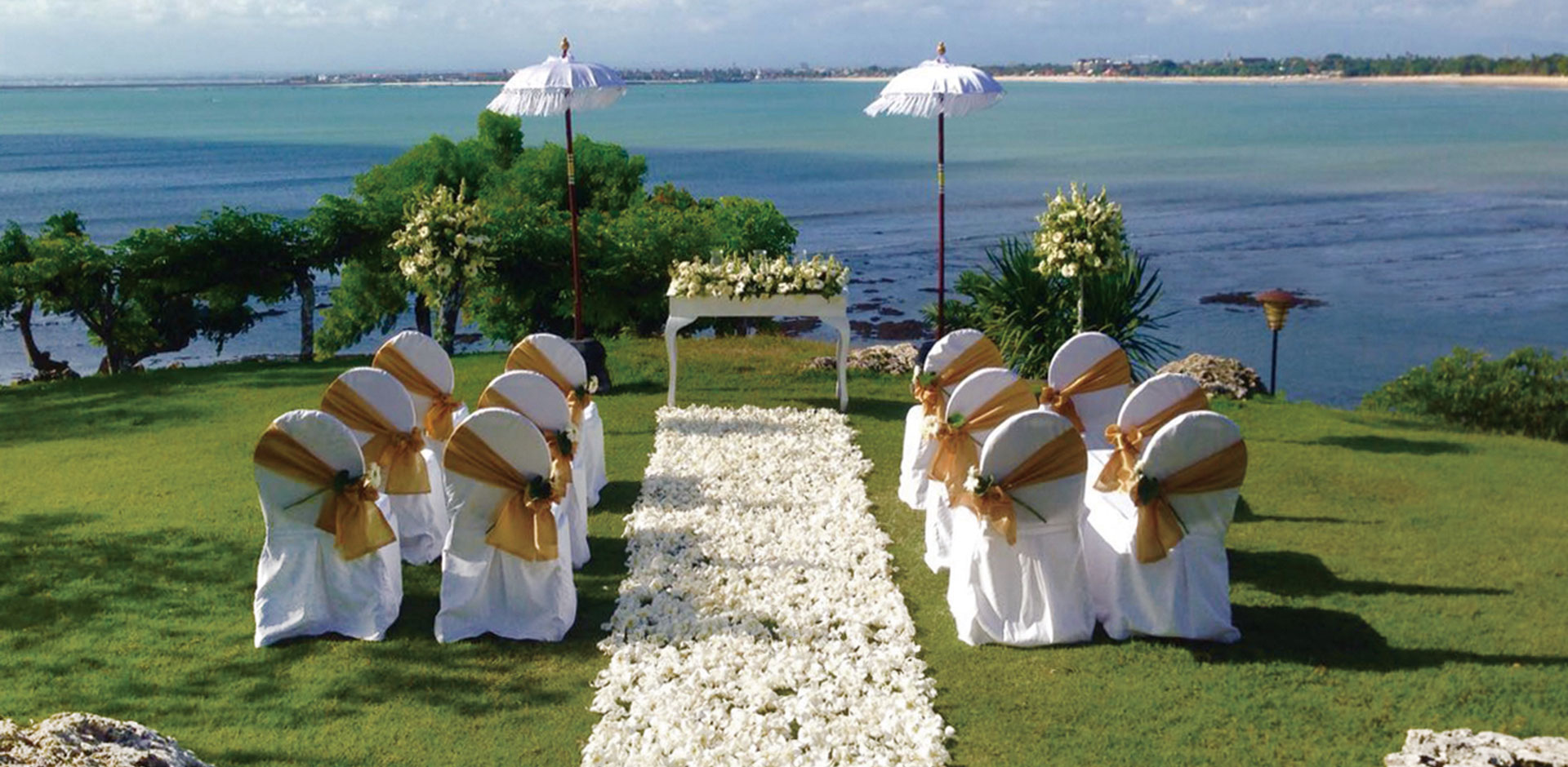 Four seasons resort Bali at Jimbaran bay